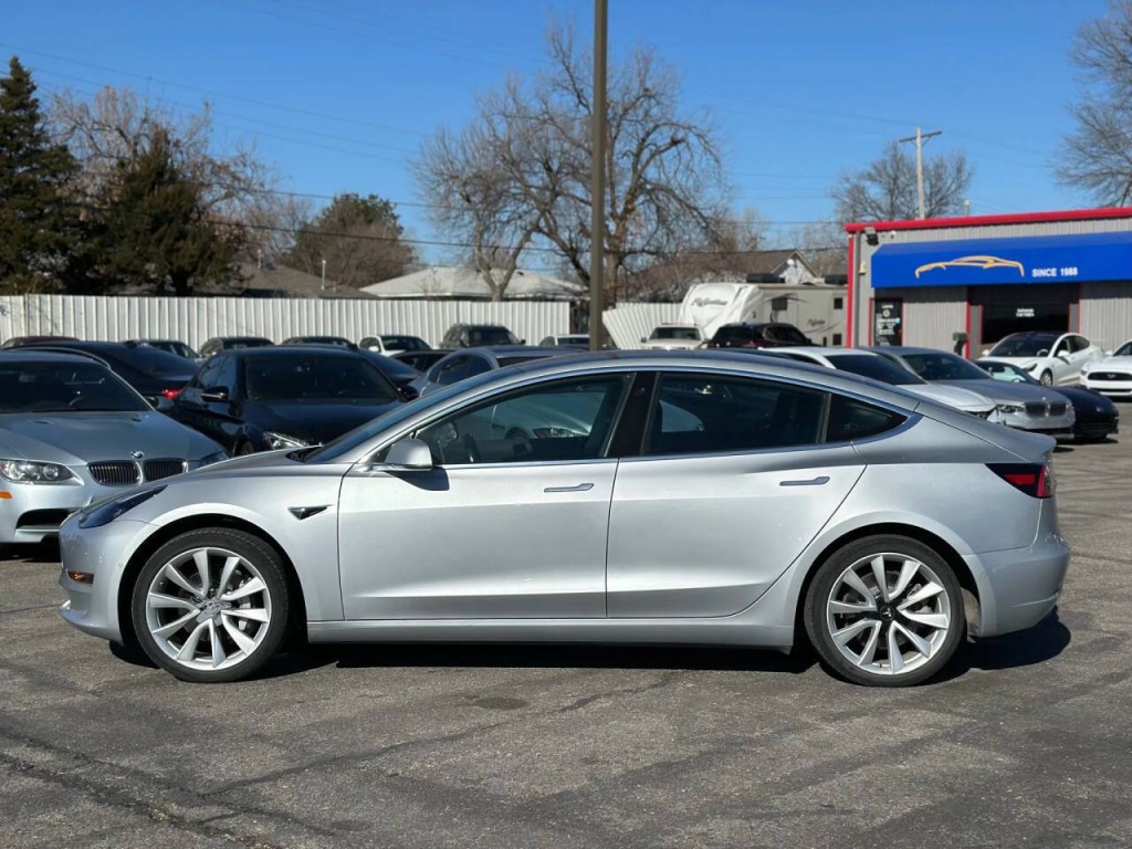 2018 Tesla Model 3 Image 9