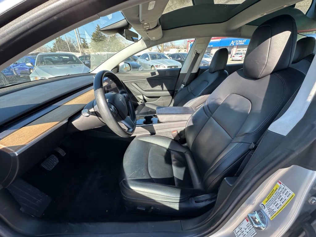 2018 Tesla Model 3 Image 10