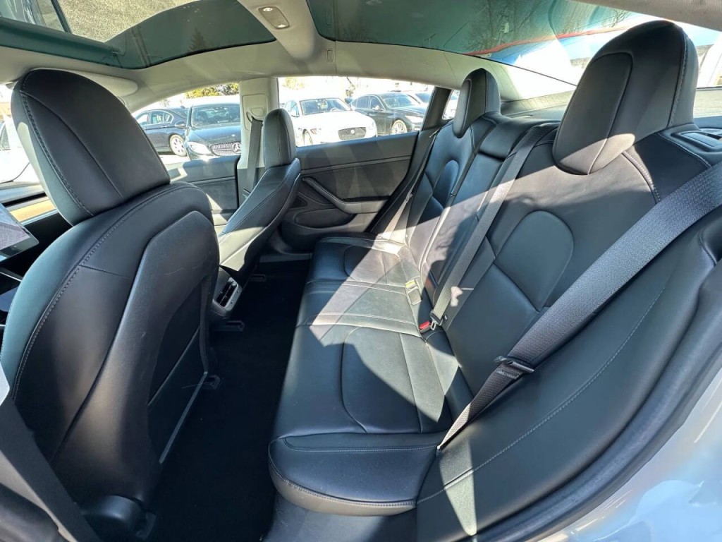 2018 Tesla Model 3 Image 16