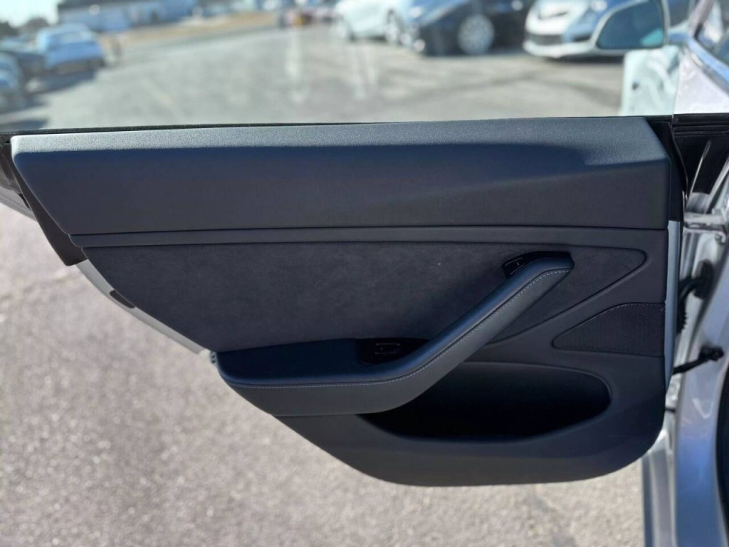 2018 Tesla Model 3 Image 20