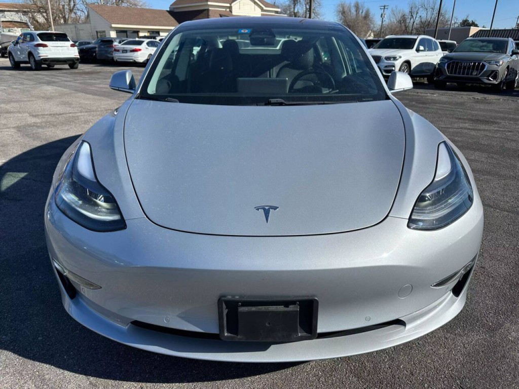 2018 Tesla Model 3 Image 28