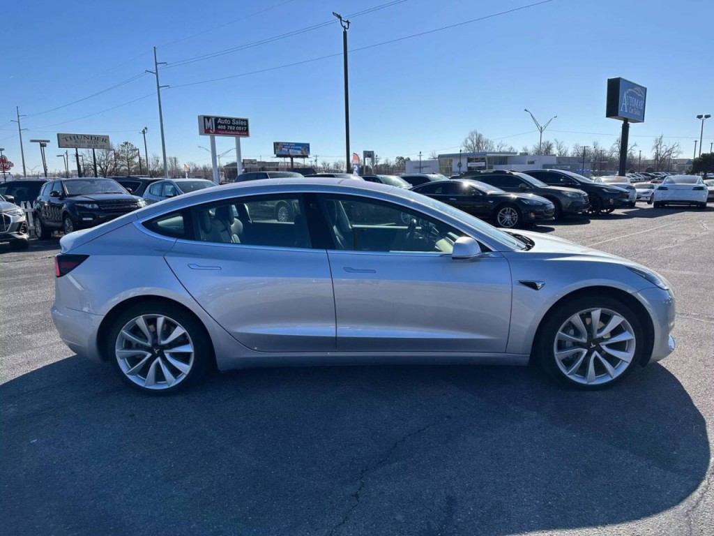 2018 Tesla Model 3 Image 30