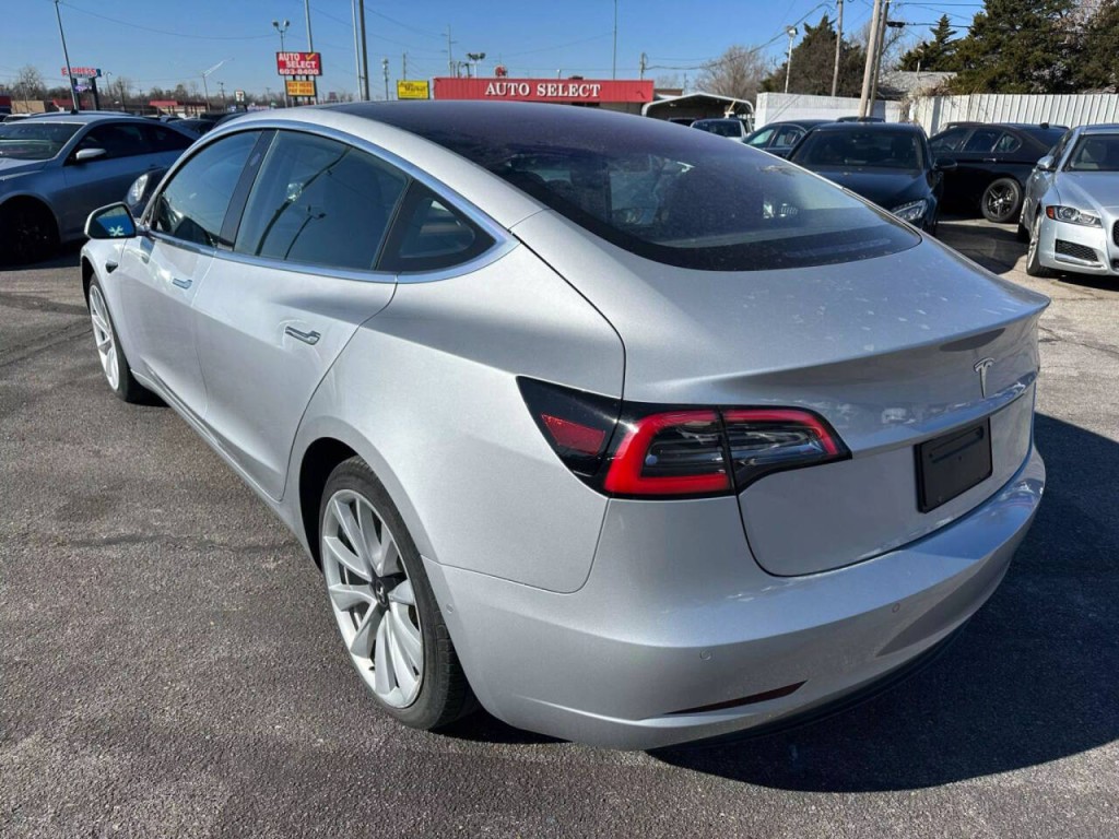 2018 Tesla Model 3 Image 33