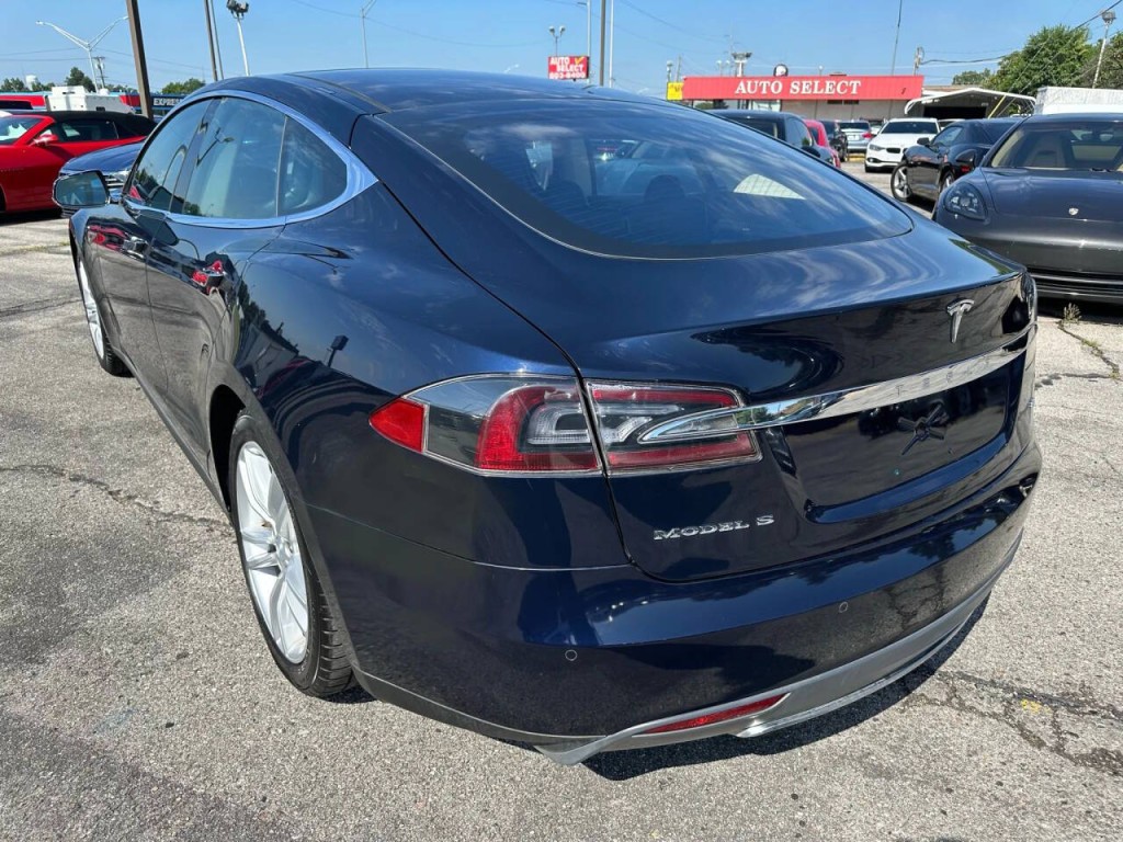 2014 Tesla Model S Image 37