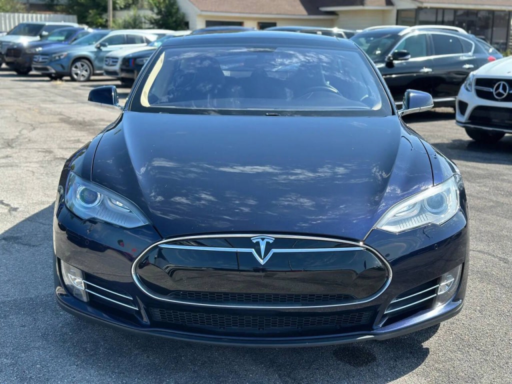 2014 Tesla Model S Image 5