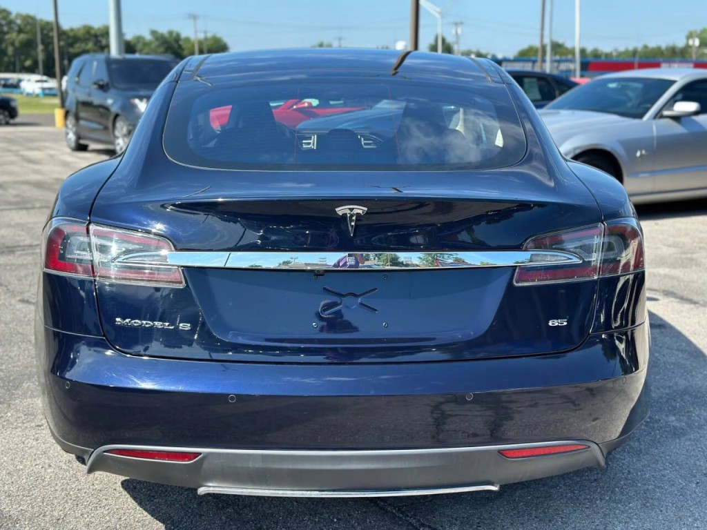 2014 Tesla Model S Image 9