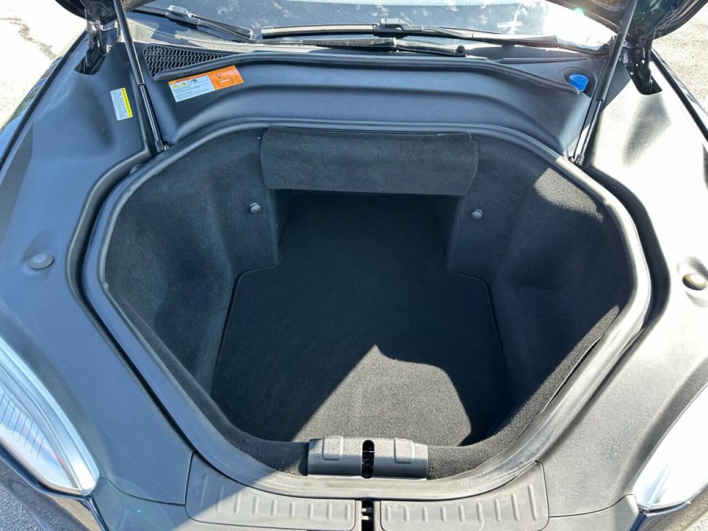 2014 Tesla Model S Image 22