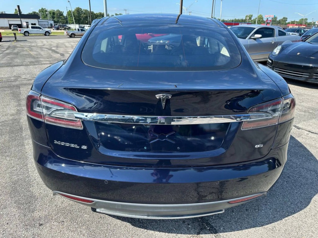 2014 Tesla Model S Image 36