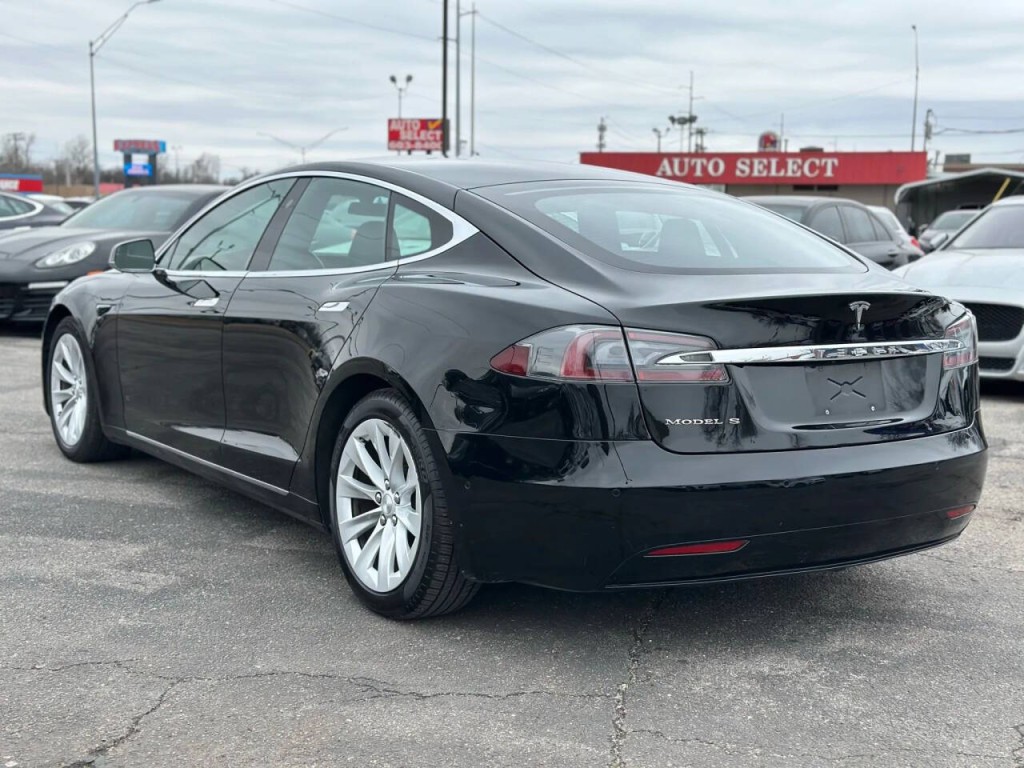 2017 Tesla Model S Image 10
