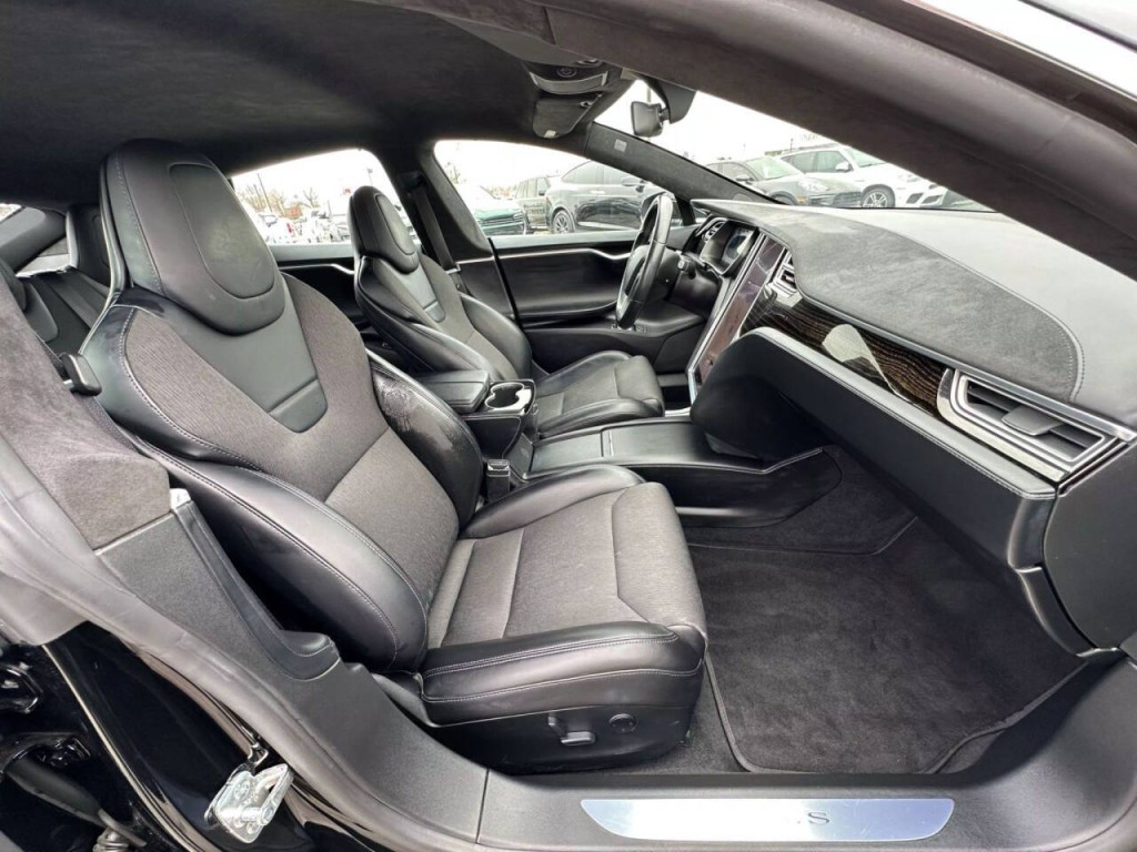 2017 Tesla Model S Image 15