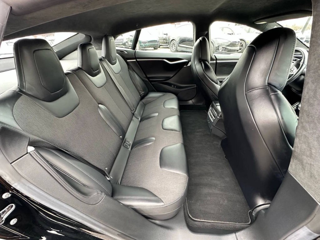 2017 Tesla Model S Image 16