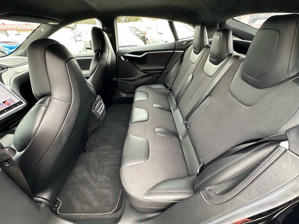 2017 Tesla Model S Image 19