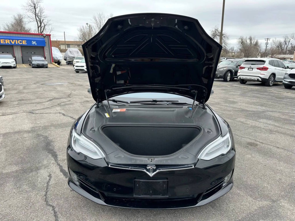 2017 Tesla Model S Image 23
