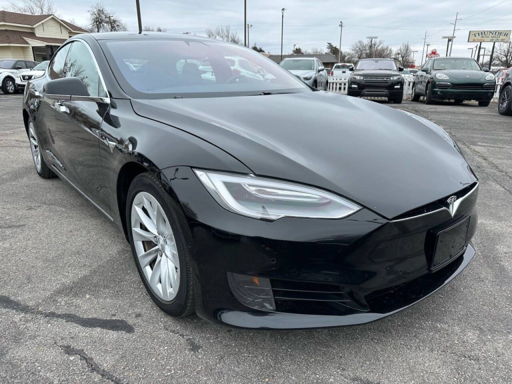 2017 Tesla Model S Image 33