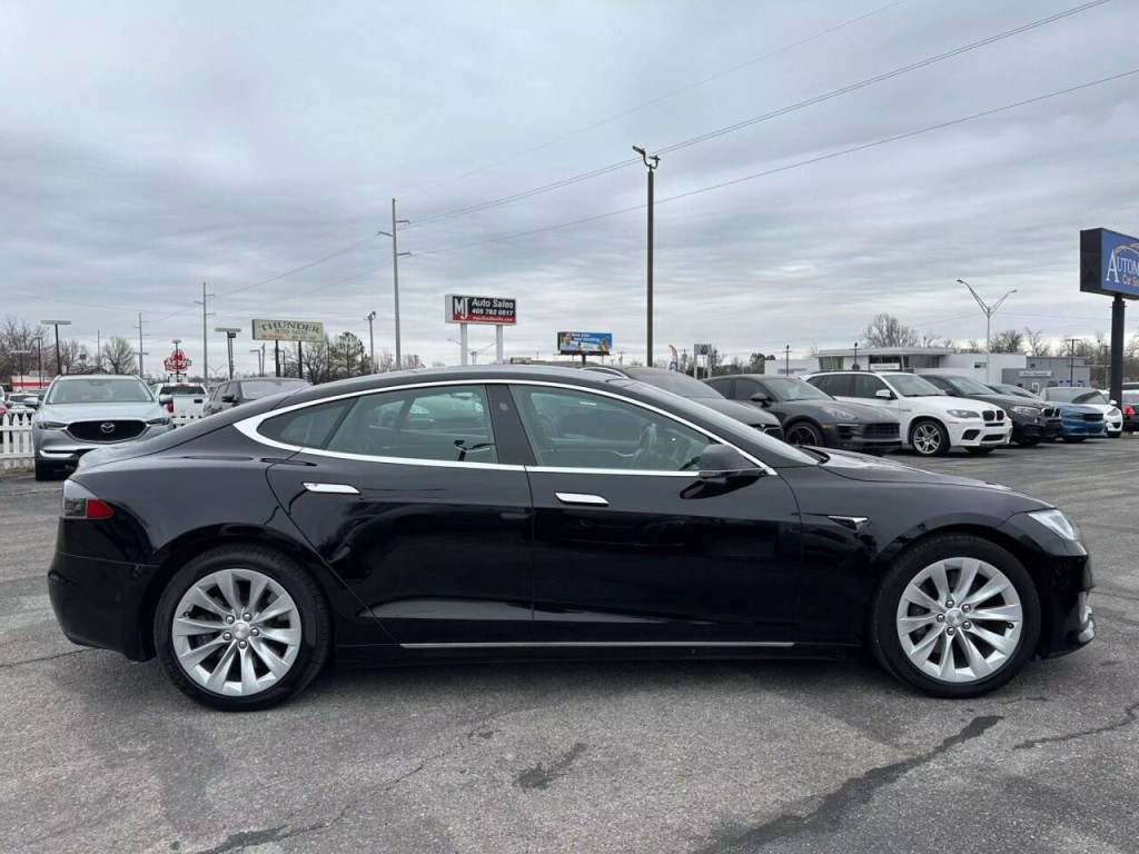2017 Tesla Model S Image 34