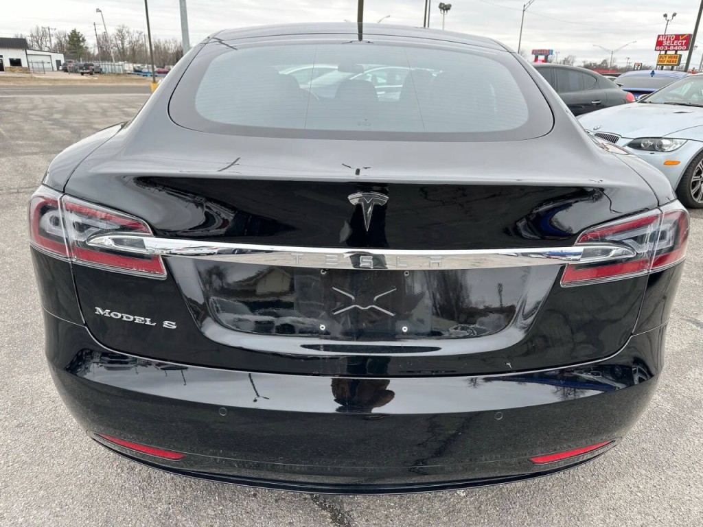 2017 Tesla Model S Image 36