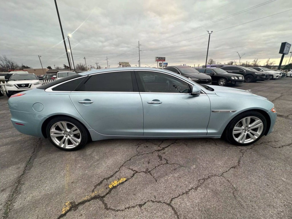 2013 Jaguar XJ Image 44
