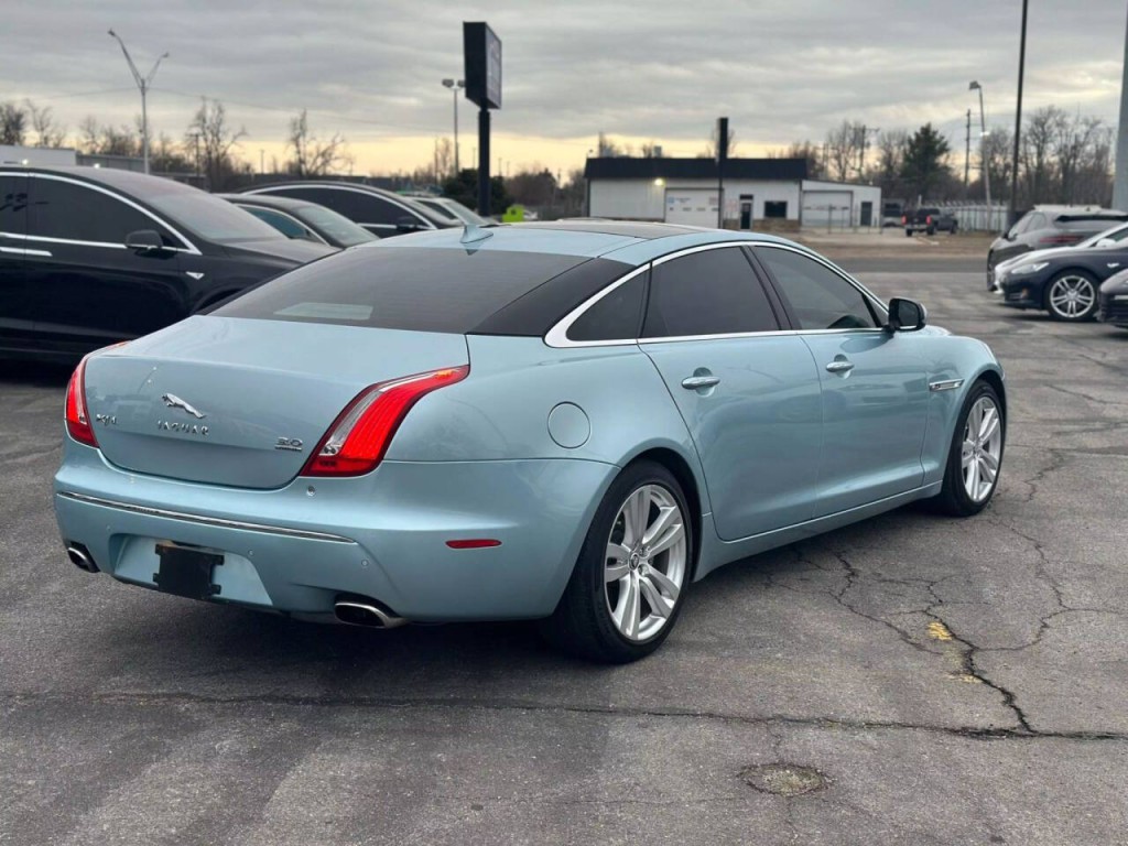 2013 Jaguar XJ Image 56