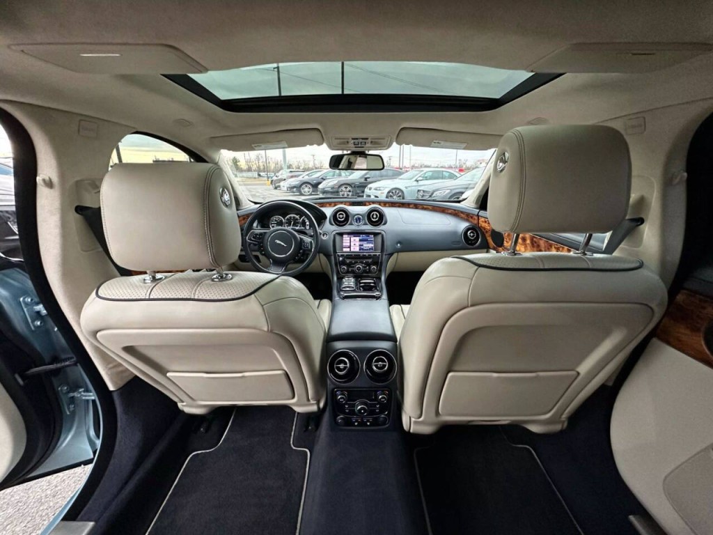 2013 Jaguar XJ Image 76