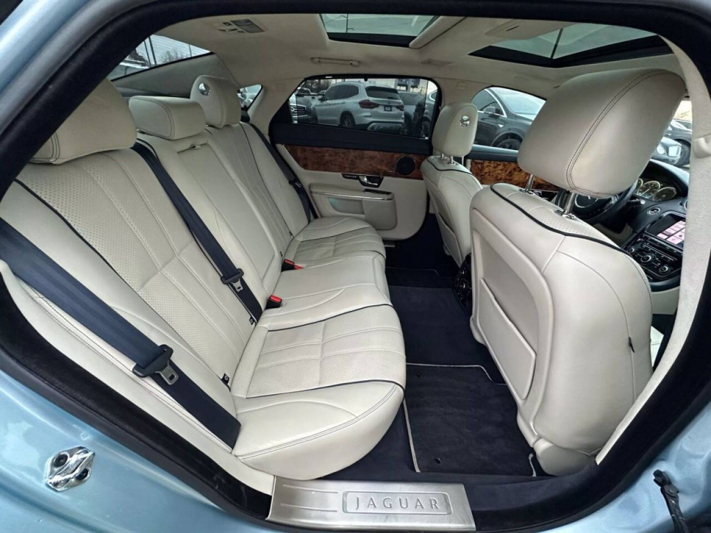2013 Jaguar XJ Image 83