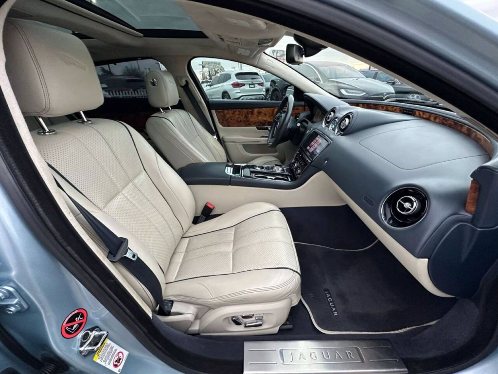 2013 Jaguar XJ Image 85