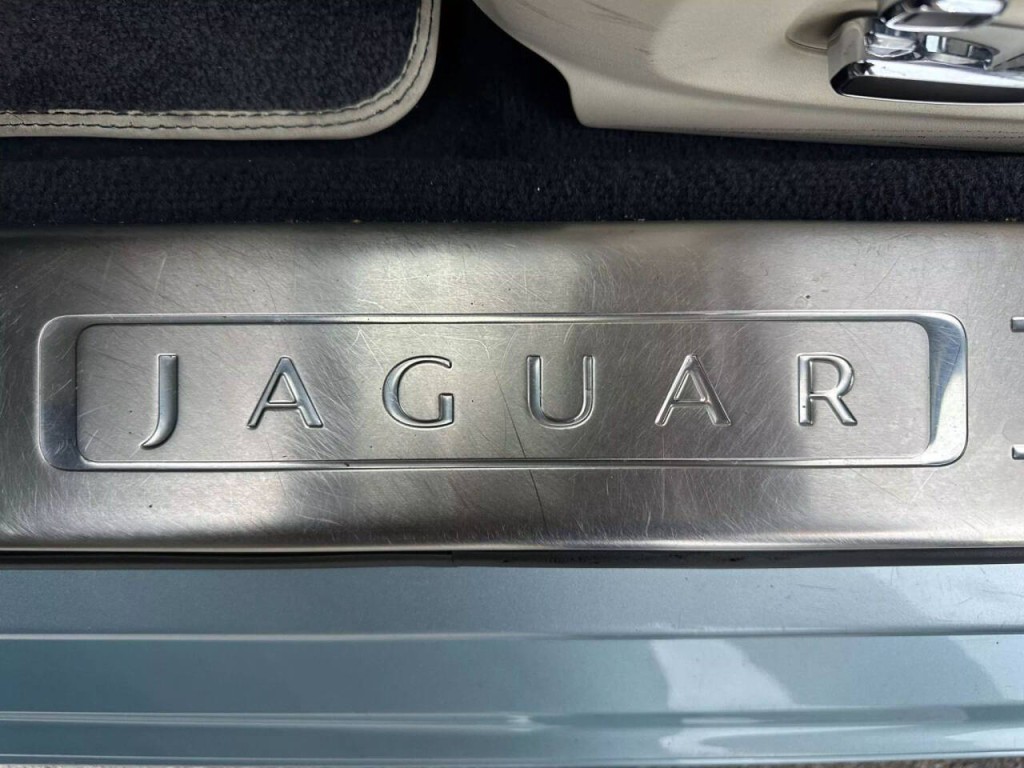 2013 Jaguar XJ Image 87
