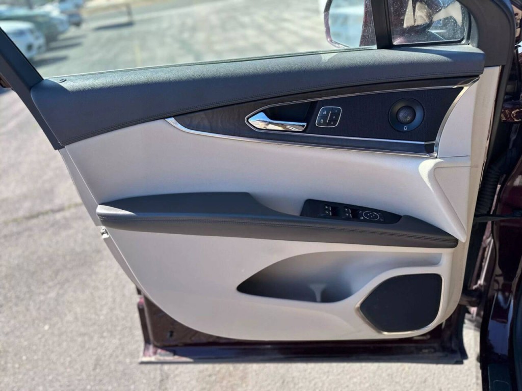 2019 Lincoln Nautilus Image 21
