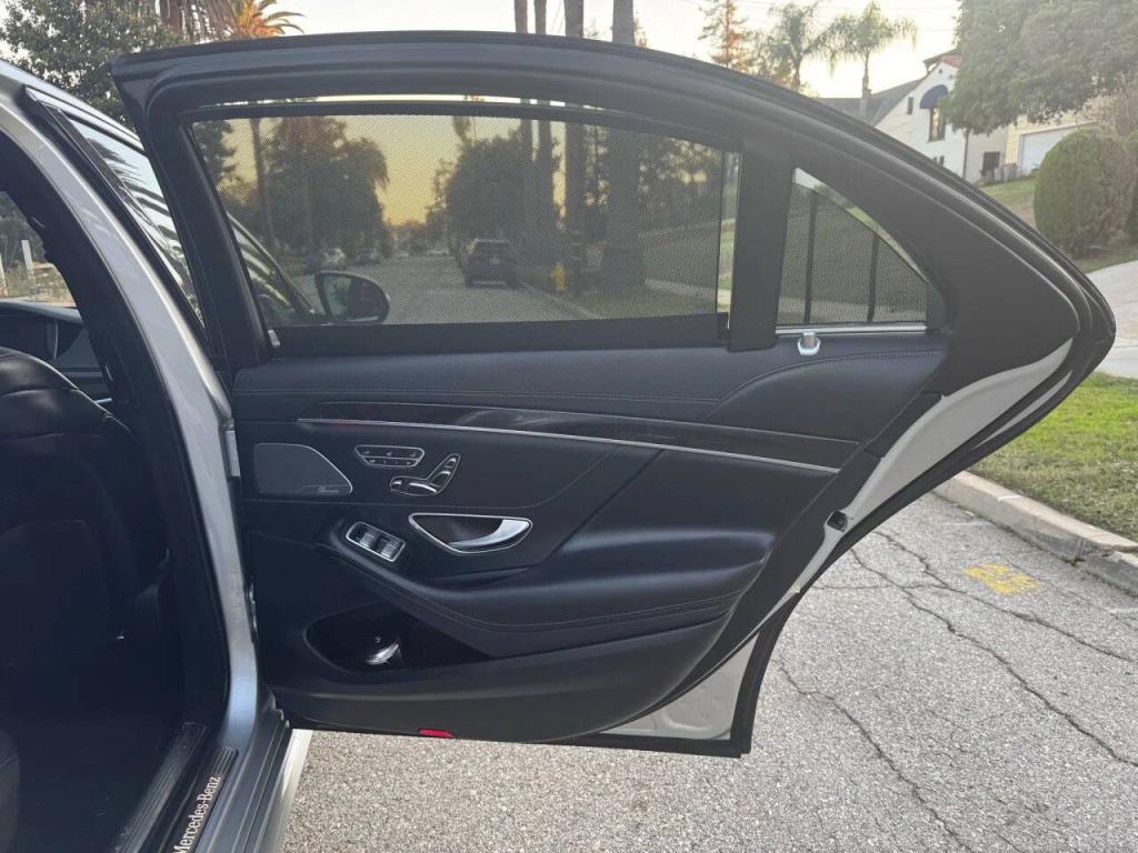 2016 Mercedes-Benz S-Class Image 25