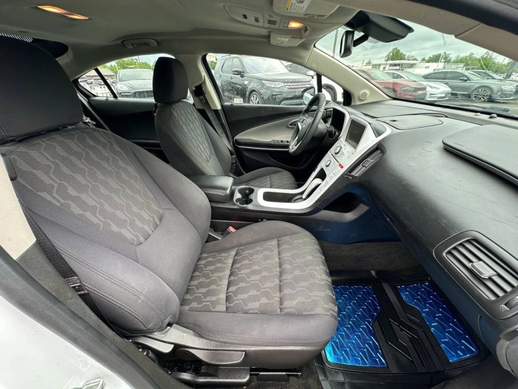 2012 Chevrolet Volt Image 13