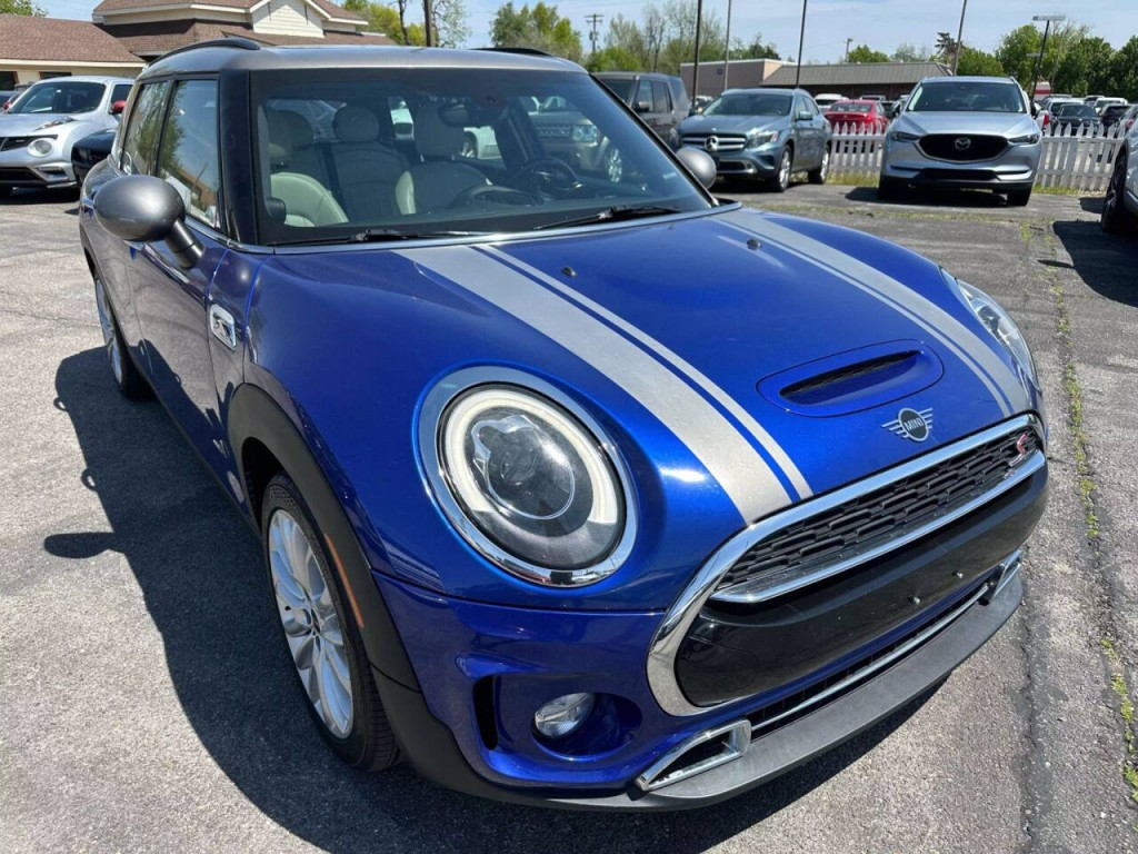 2019 MINI Cooper Clubman Image 30