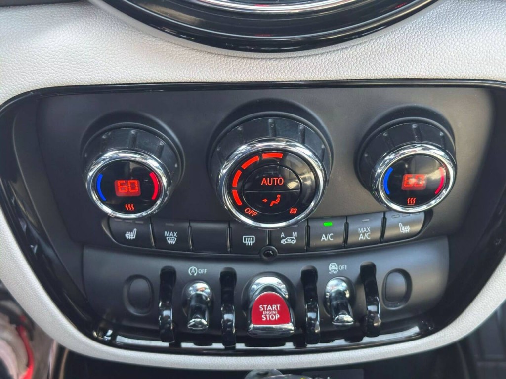 2019 MINI Cooper Clubman Image 36