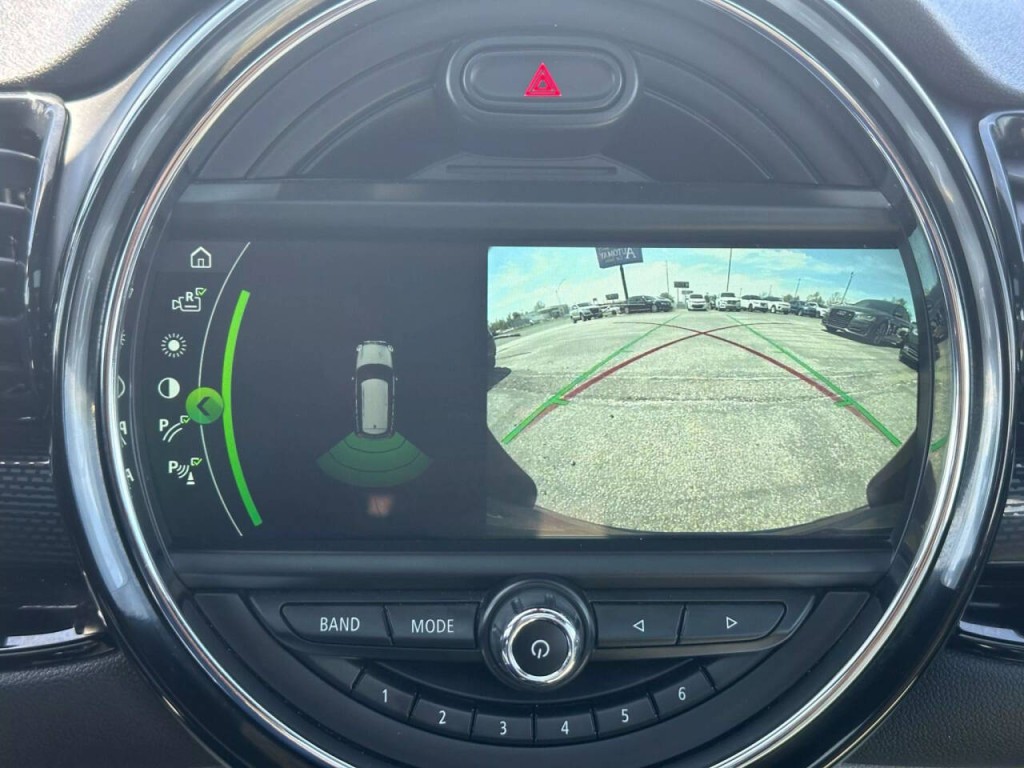 2019 MINI Cooper Clubman Image 37