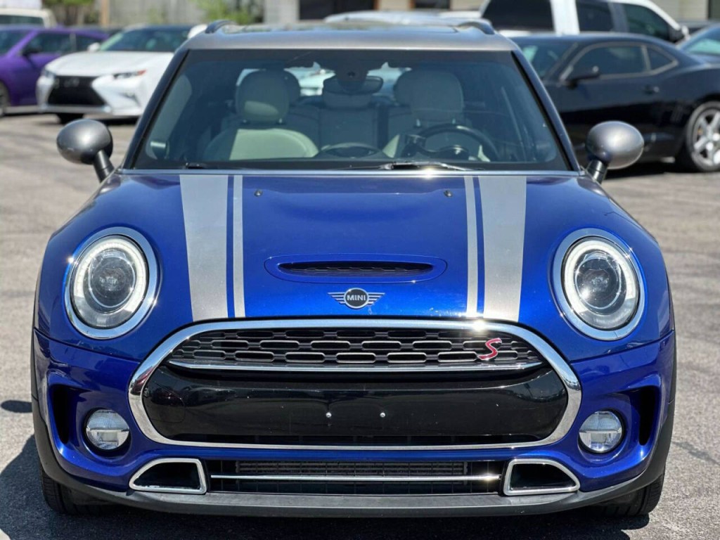 2019 MINI Cooper Clubman Image 3