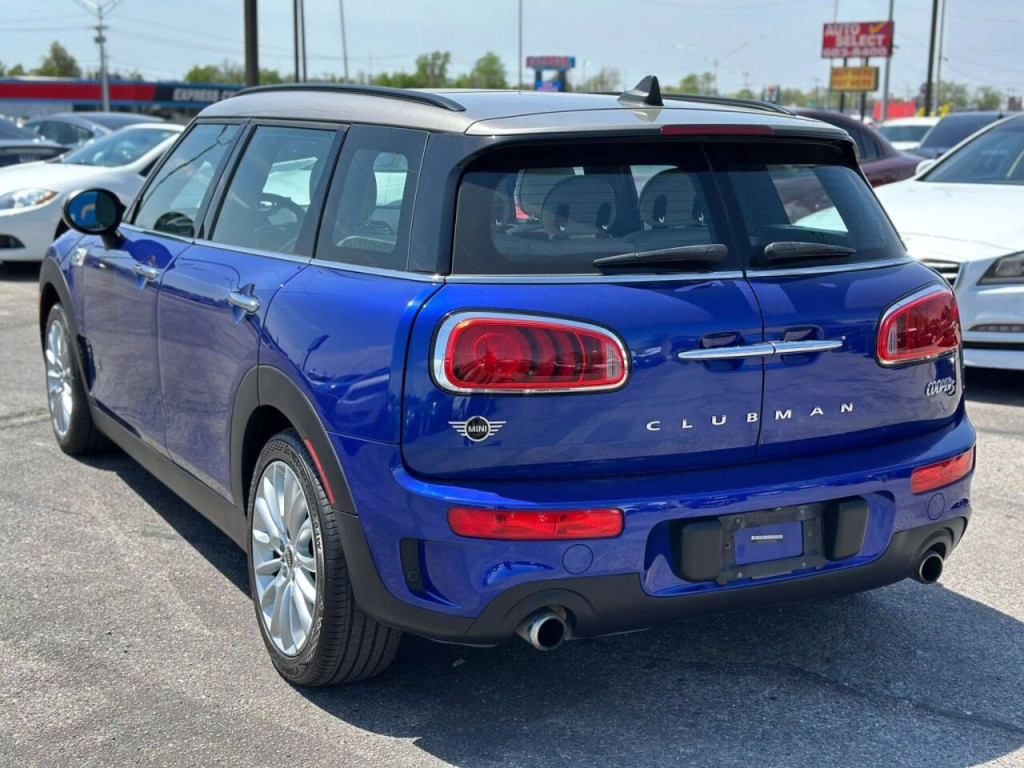 2019 MINI Cooper Clubman Image 8