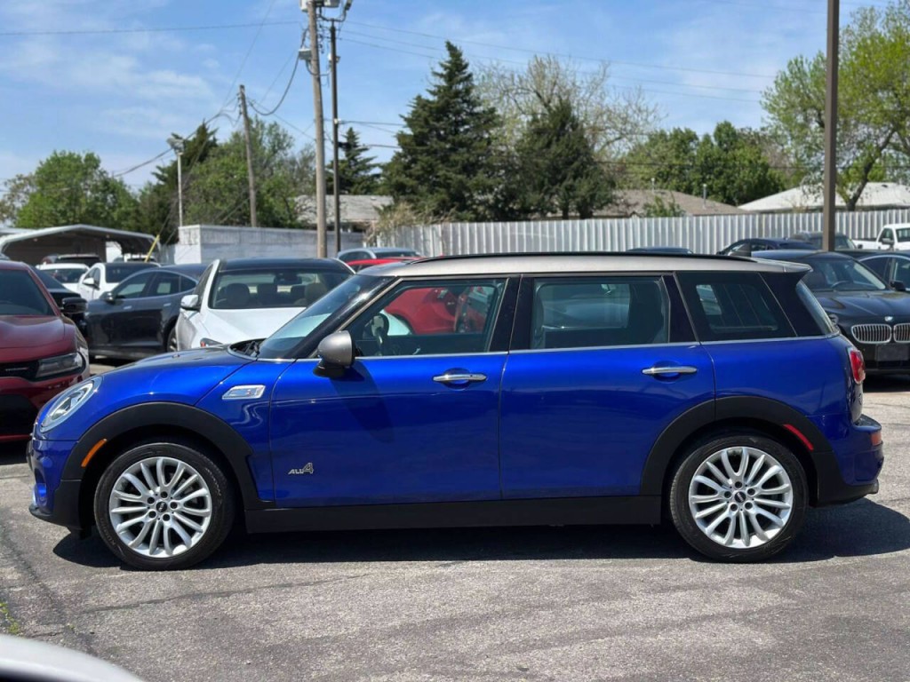 2019 MINI Cooper Clubman Image 9