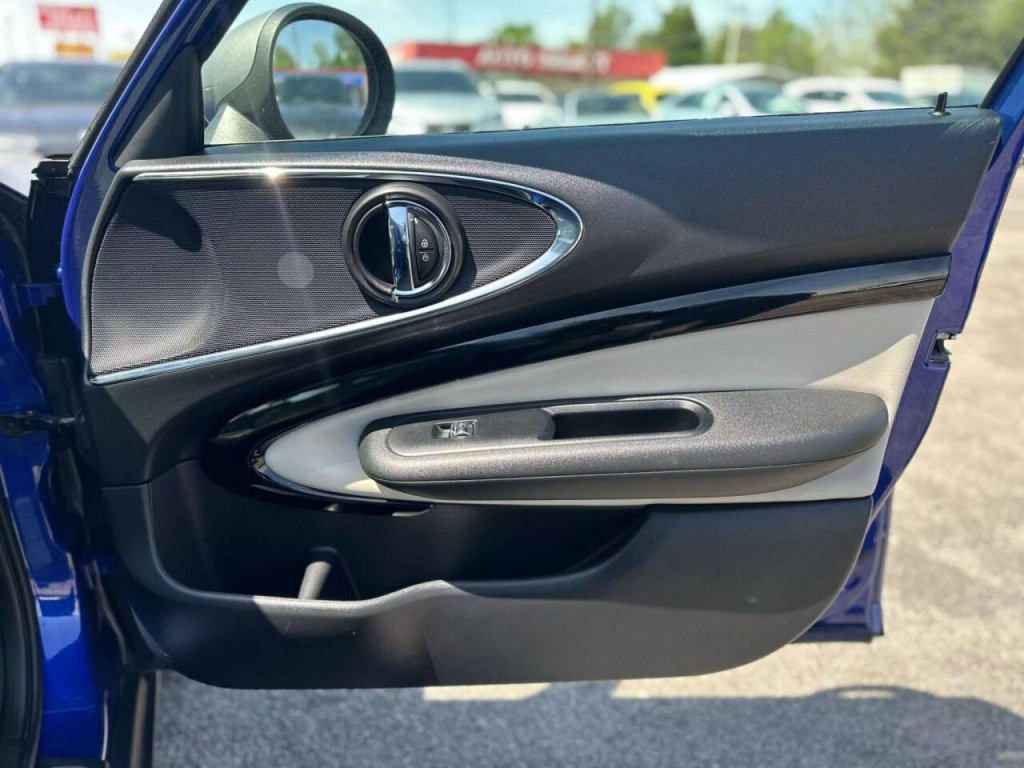 2019 MINI Cooper Clubman Image 22