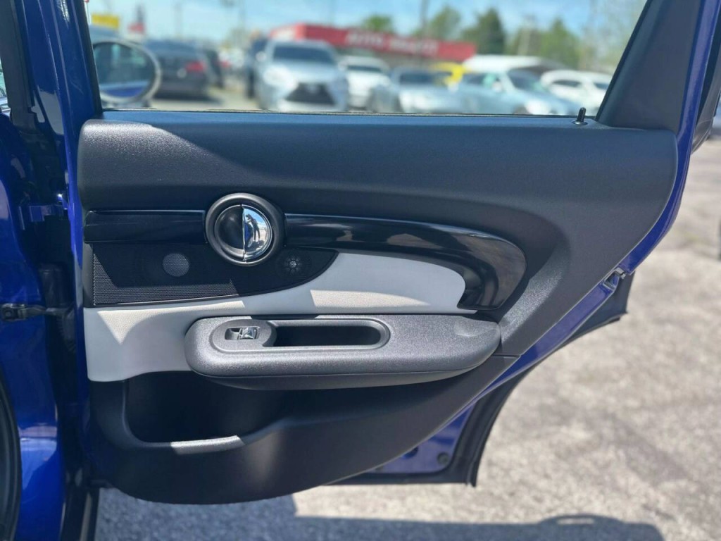 2019 MINI Cooper Clubman Image 23