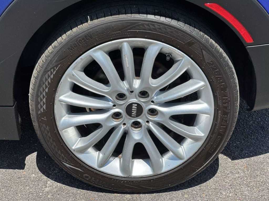 2019 MINI Cooper Clubman Image 26
