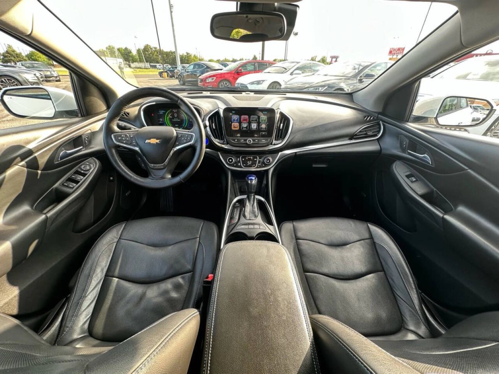 2017 Chevrolet Volt Image 3