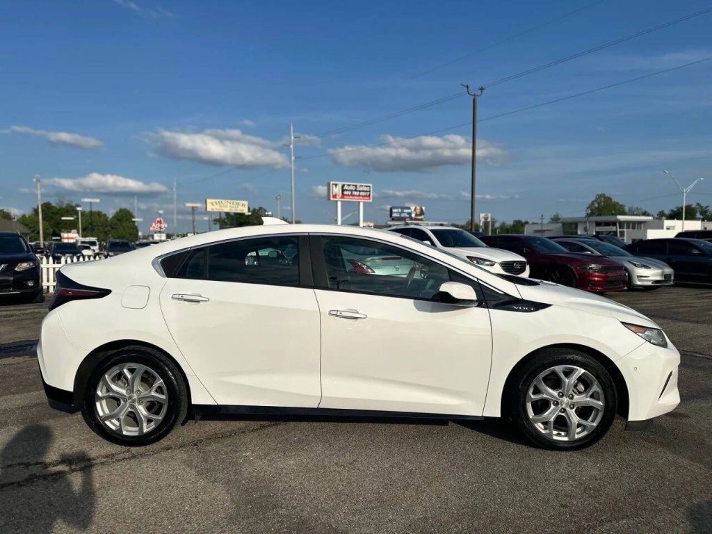 2017 Chevrolet Volt Image 6