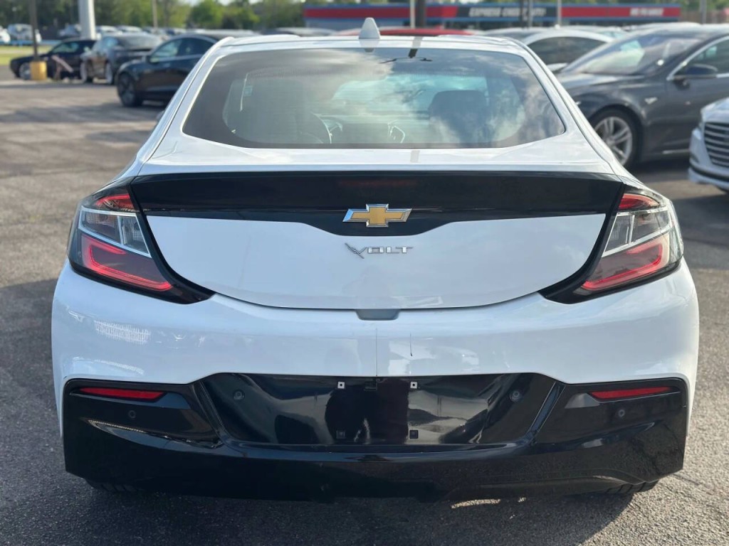 2017 Chevrolet Volt Image 8