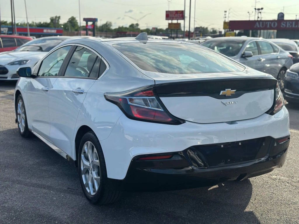 2017 Chevrolet Volt Image 9