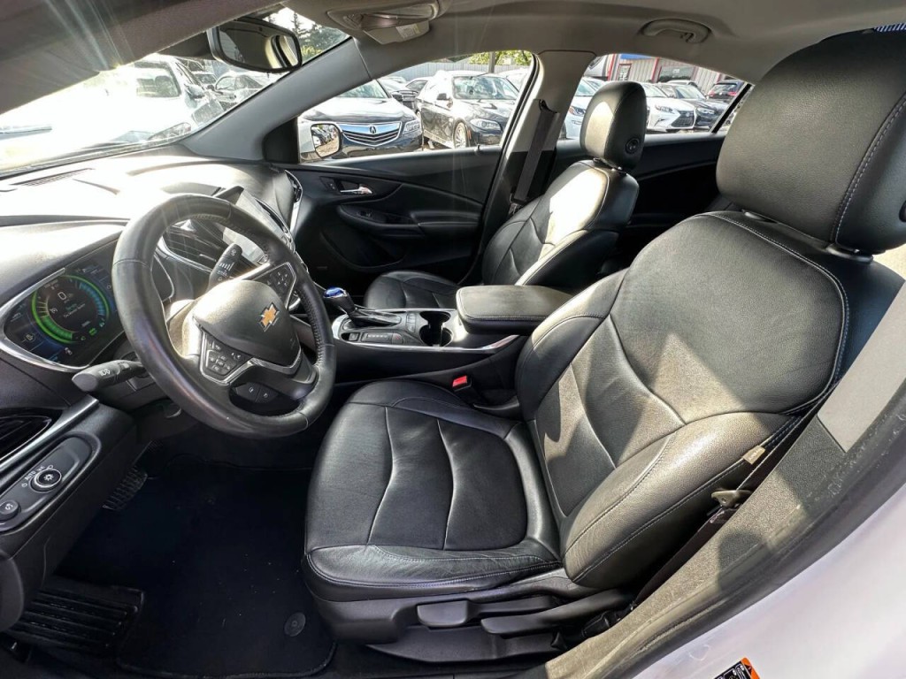 2017 Chevrolet Volt Image 11