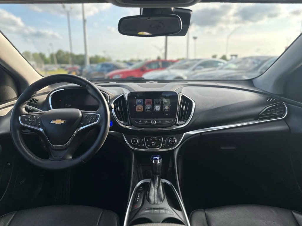 2017 Chevrolet Volt Image 13