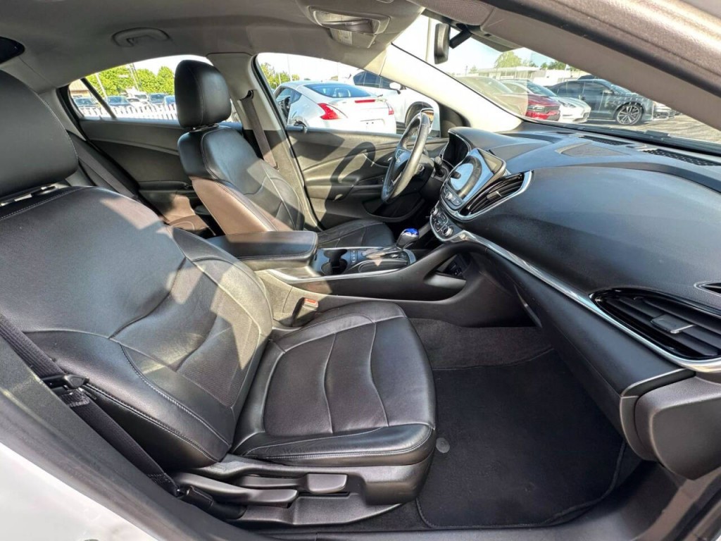 2017 Chevrolet Volt Image 14