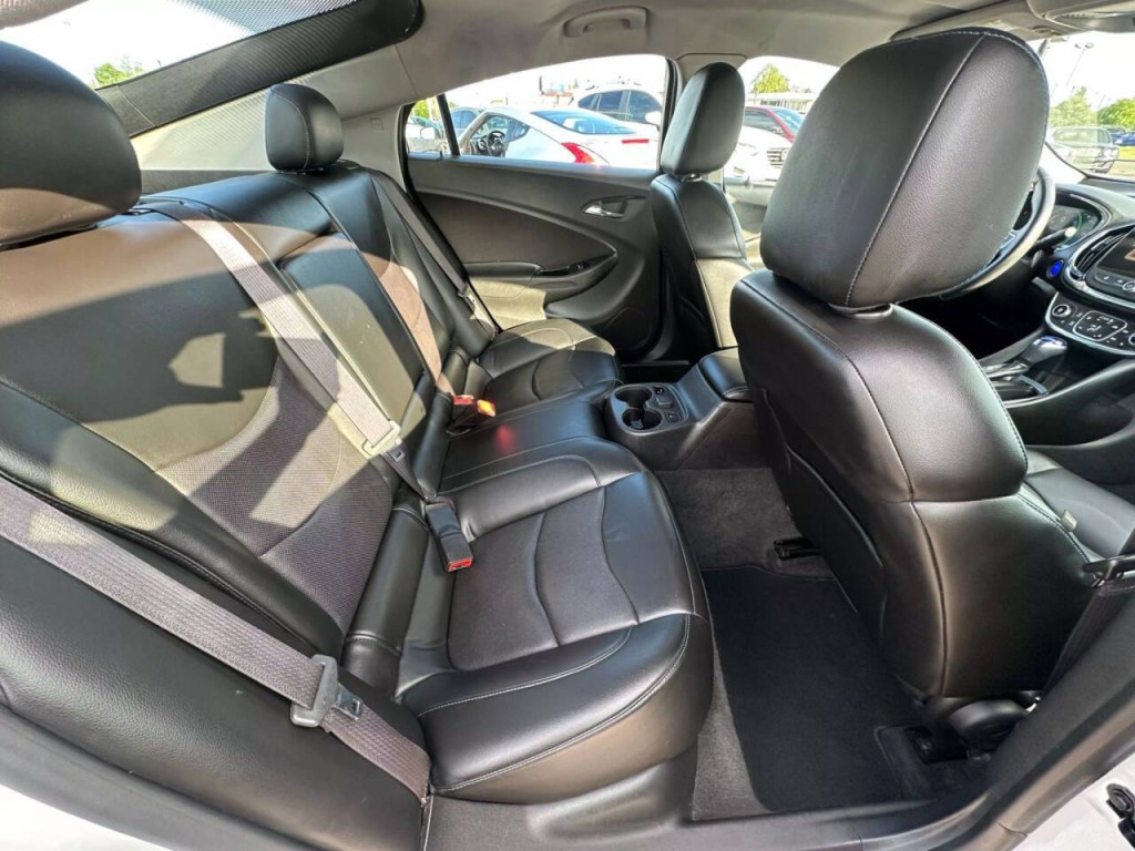 2017 Chevrolet Volt Image 15