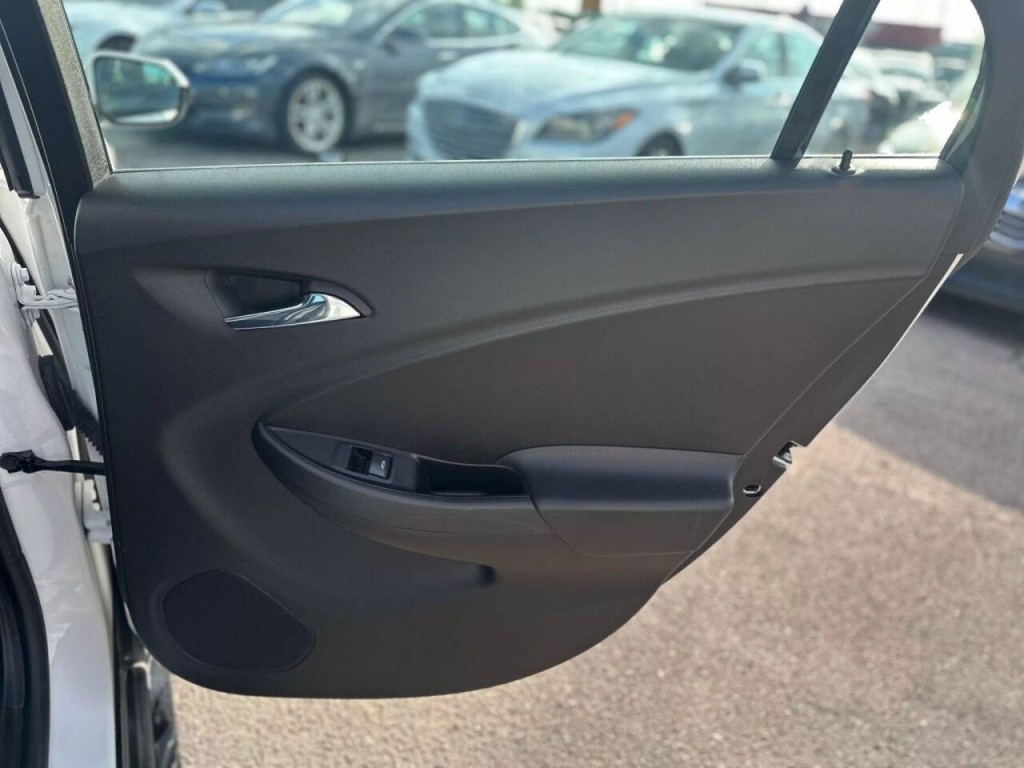2017 Chevrolet Volt Image 21