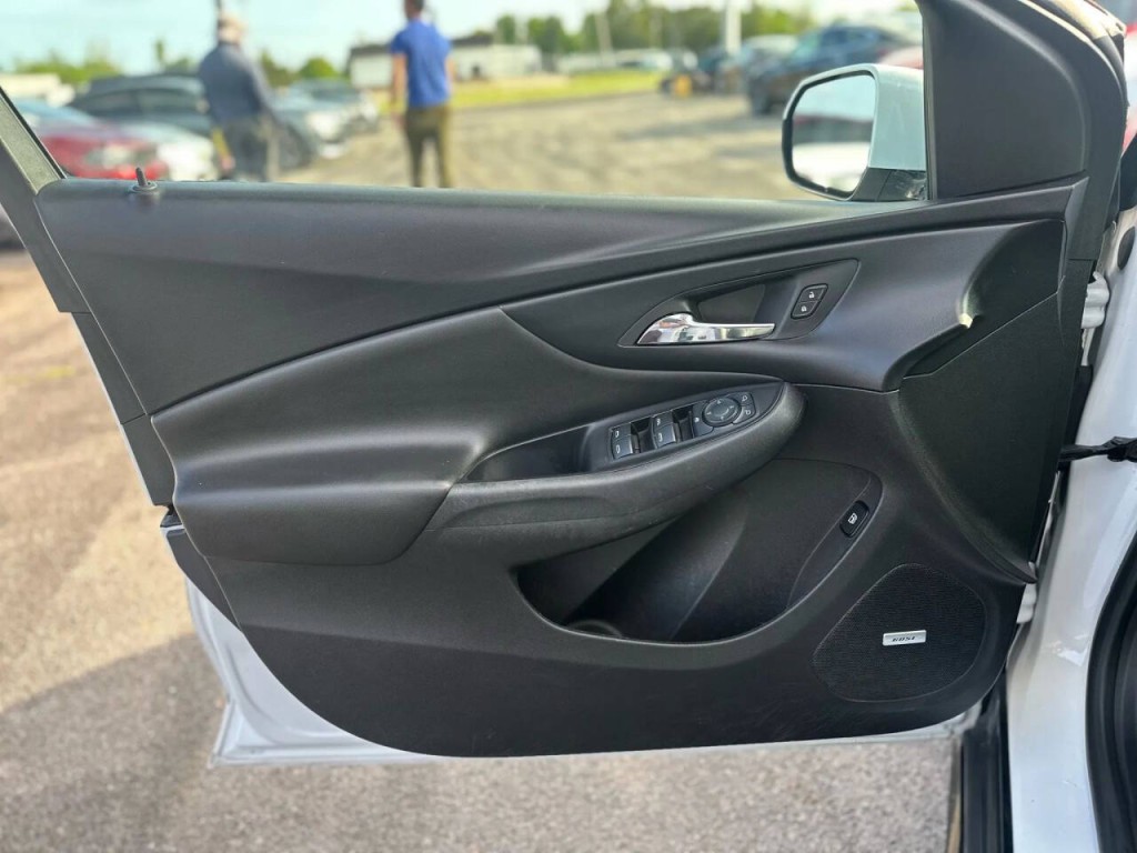 2017 Chevrolet Volt Image 23