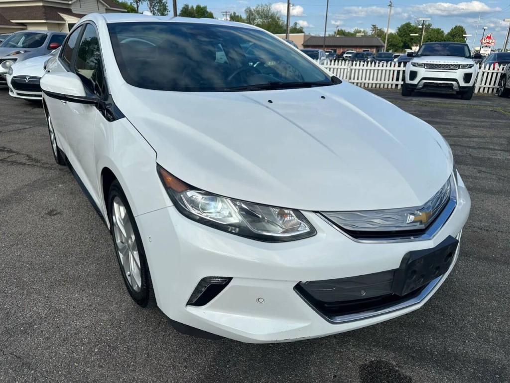 2017 Chevrolet Volt Image 28
