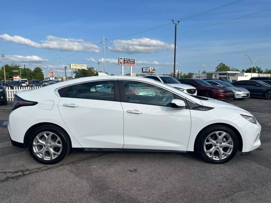 2017 Chevrolet Volt Image 29